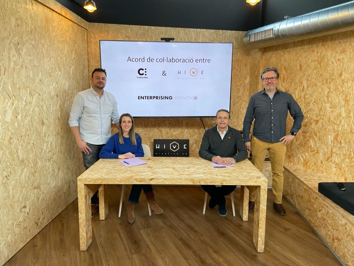 Hive Five i Culturàlia signen un acord de col·laboració per impulsar l'emprenedoria femenina